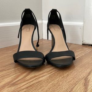 LAST CHANCE Aldo ankle strap heeled sandal